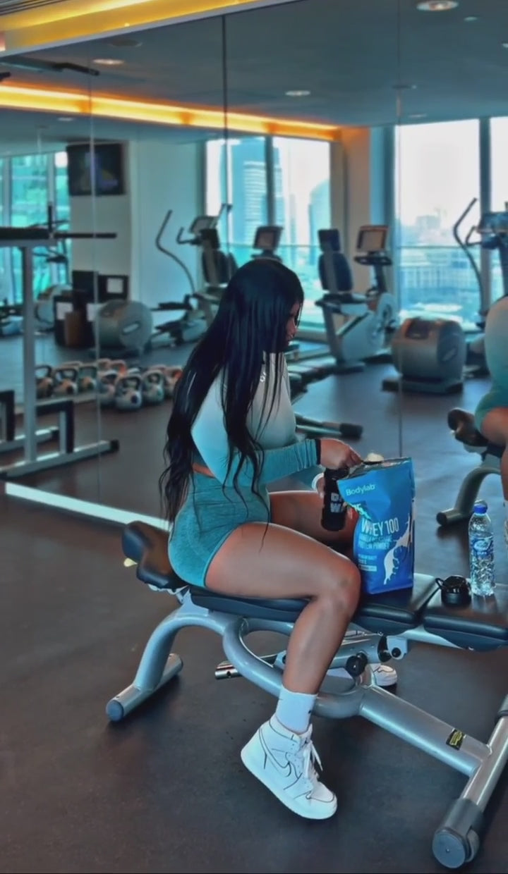 BIG BUY DISCOUNT - 3 kg Whey 100 Vanilla Milkshake (3x1 kg)