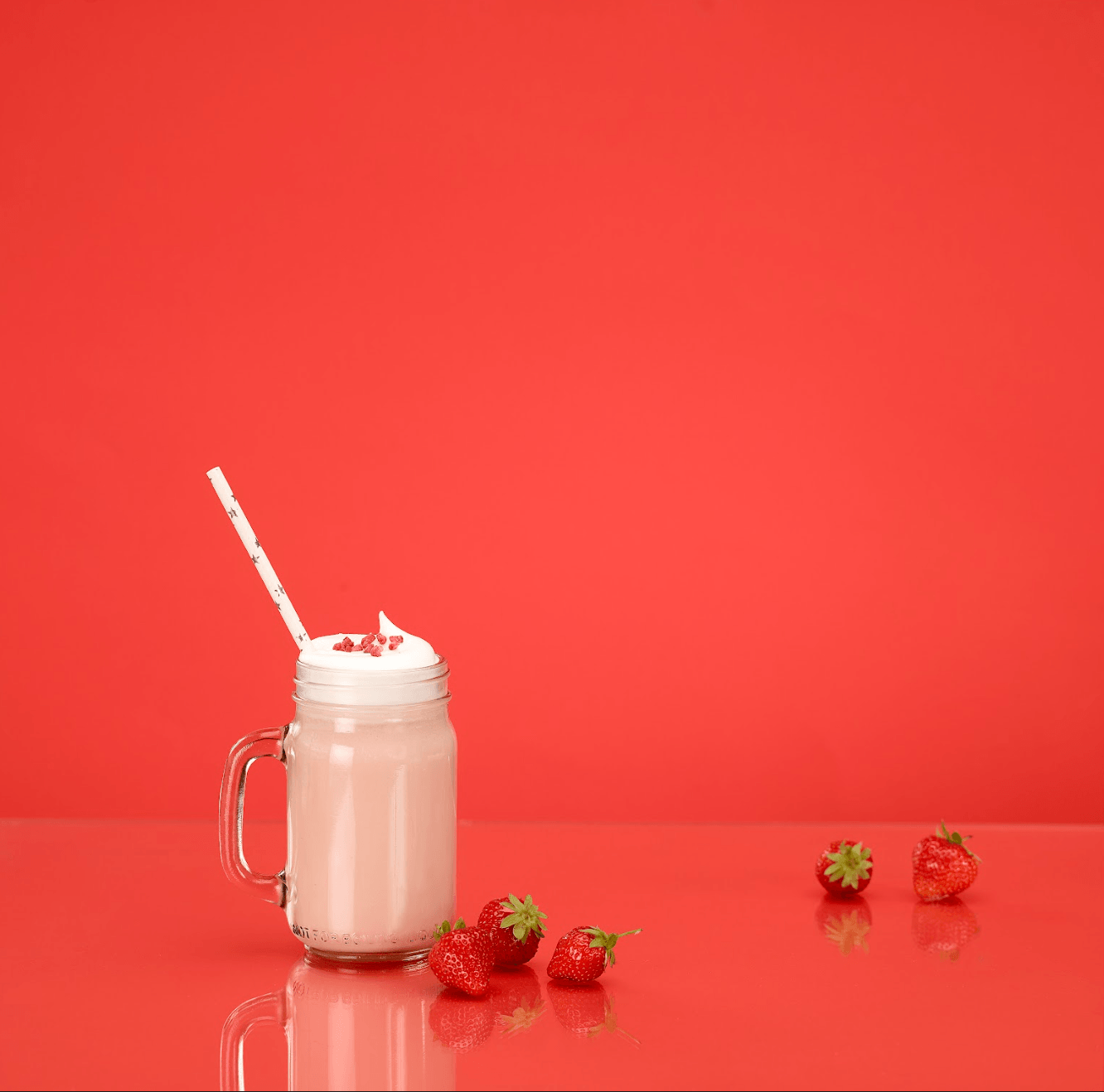 Whey 100 Strawberry Milkshake (1 kg) - Nordic Nutrition